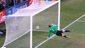 Nieuznany gol z mundialu 2010. W meczu Niemcy - Anglia piłka wyraźnie przekroczyła linię bramkową