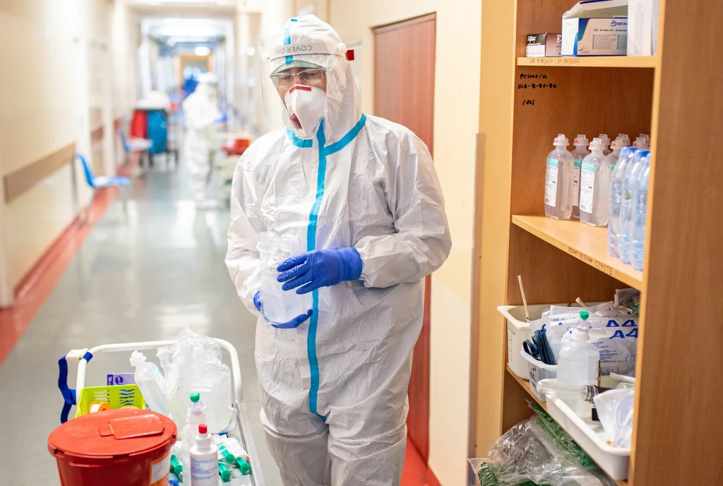 Na zdjęciu Pomorskie Centrum Chorob Zakaznyvch i Gruzlicy w Gdansku podczas 4 fali pandemii koronawirusa Na zdjęciu Pomorskie Centrum Chorob Zakaznyvch i Gruzlicy w Gdansku podczas 4 fali pandemii koronawirusa