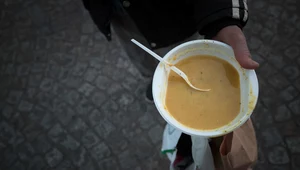Bieda w Polsce zatacza szersze kręgi. Prognozy na najbliższy rok są zatrważające - statystyki biedy mają nas cofnąć do 2015 roku