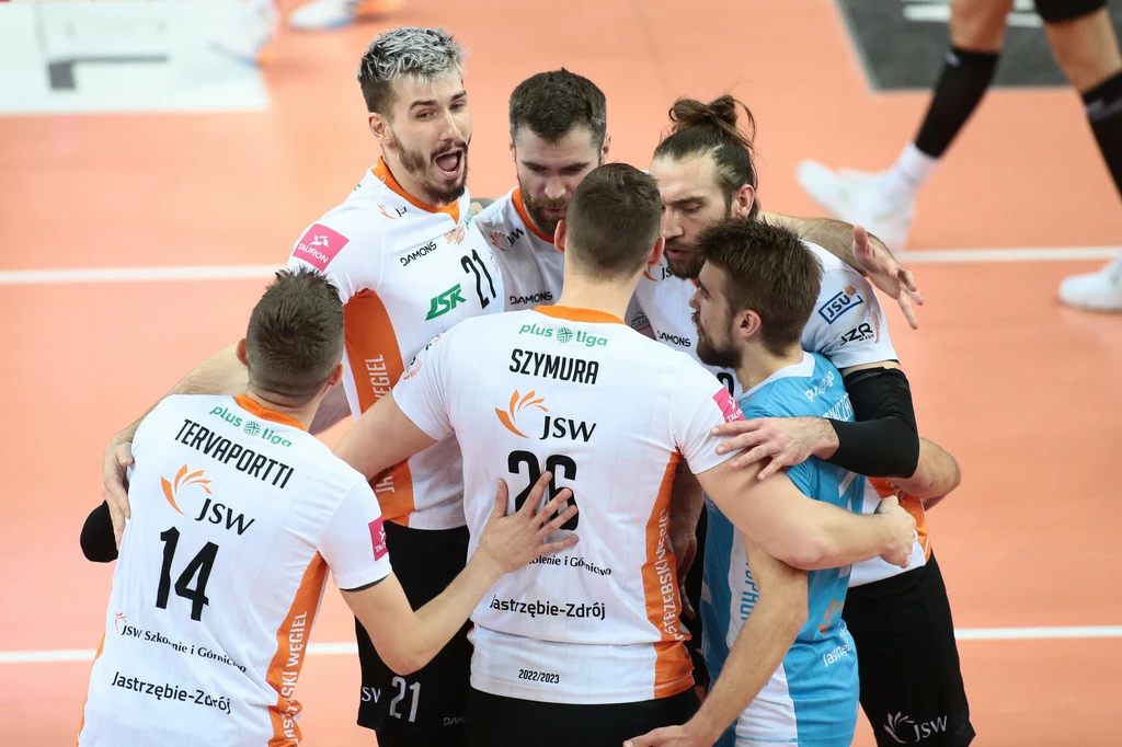 Jastrzębski Węgiel - ZAKSA Kędzierzyn-Koźle. O której dziś mecz? Gdzie oglądać? Transmisja tv i stream online Jastrzębski Węgiel - ZAKSA Kędzierzyn-Koźle. O której dziś mecz? Gdzie oglądać? Transmisja tv i stream online