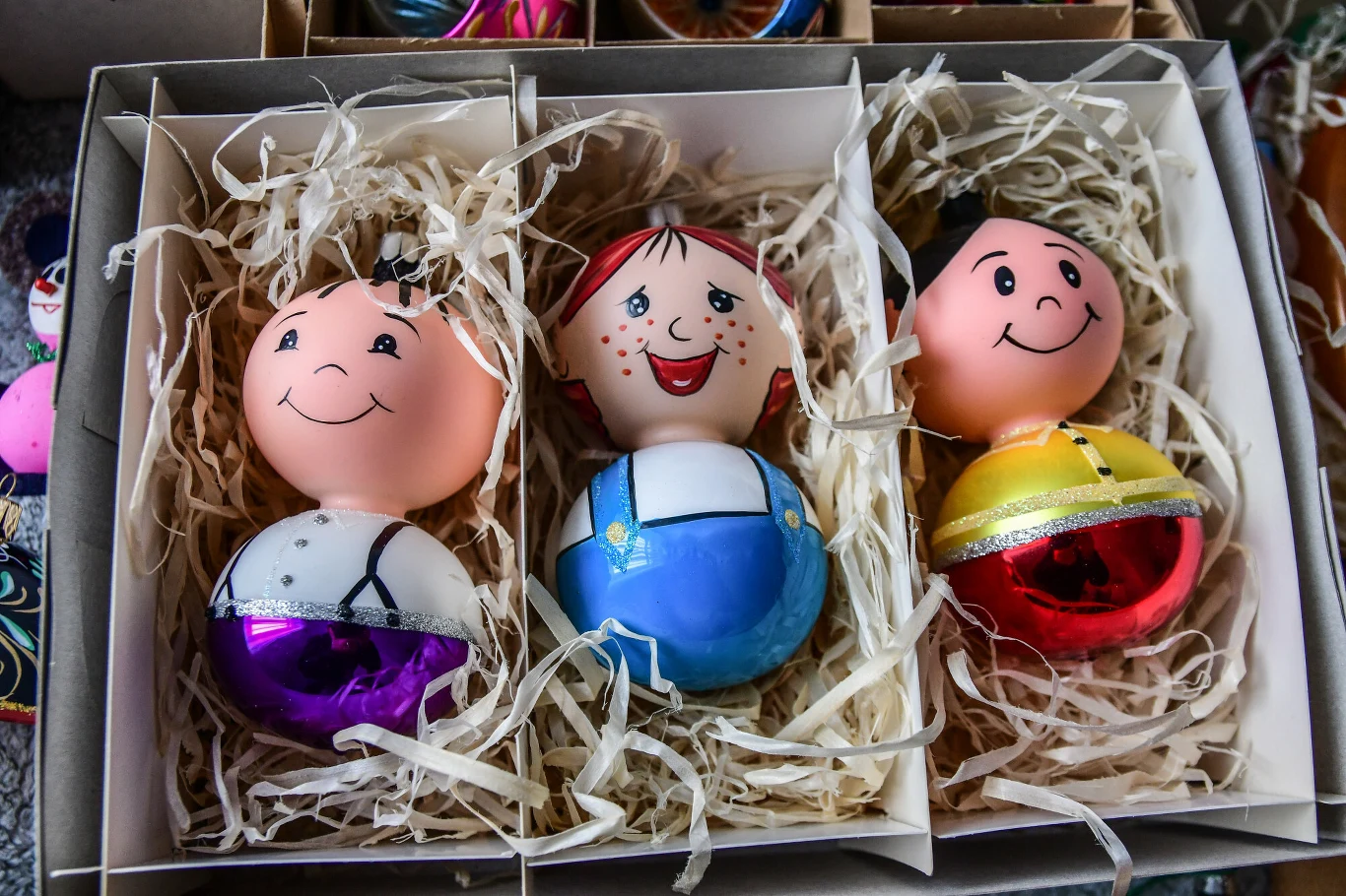 Ozdoby choinkowe produkowane w czasach PRL-u są dziś prawdziwą gratką dla kolekcjonerów