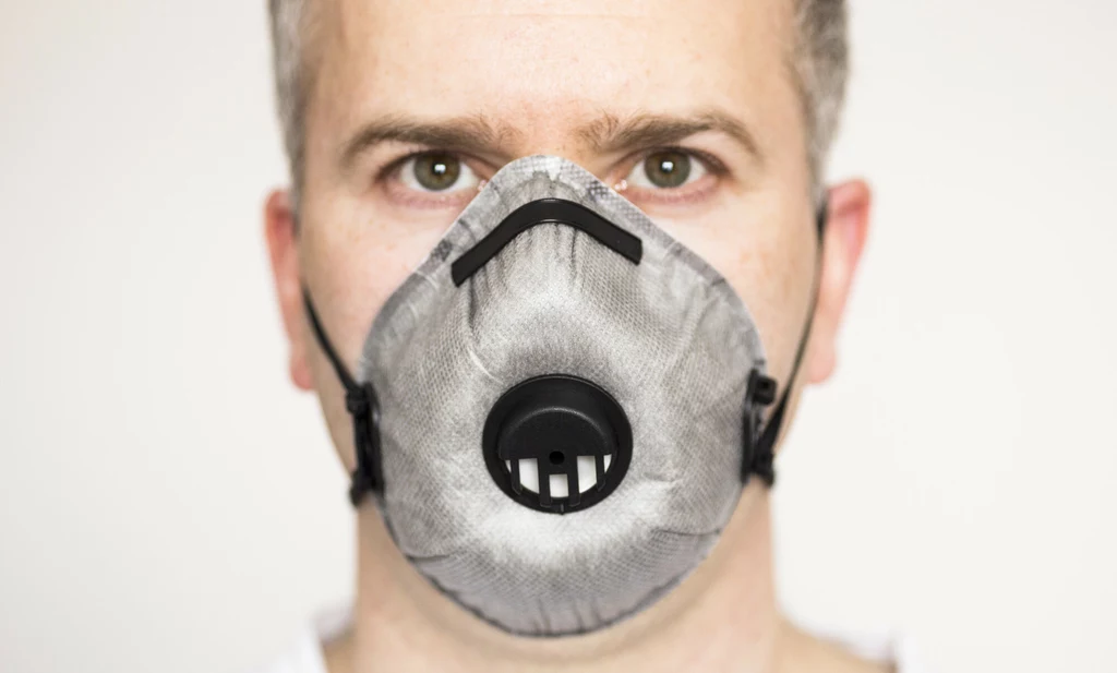 Maska antysmogowa z filtrem HEPA. 
