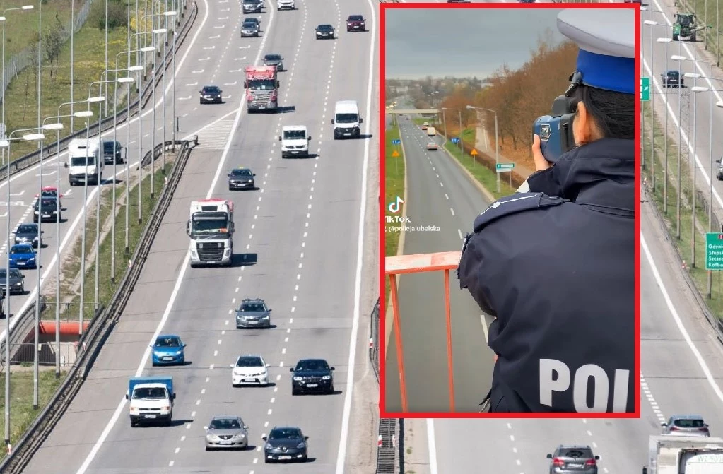 Policjant z radarem na wiadukcie mierzy odległość między samochodami.