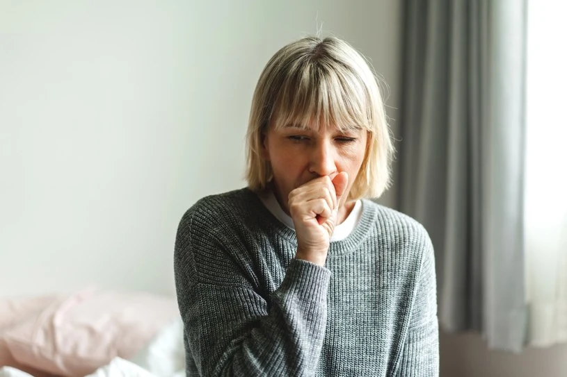 Palenie powoduje porażenie rzęsek nabłonka oddechowego, co upośledza samodzielne oczyszczanie się dróg oddechowych Palenie powoduje porażenie rzęsek nabłonka oddechowego, co upośledza samodzielne oczyszczanie się dróg oddechowych
