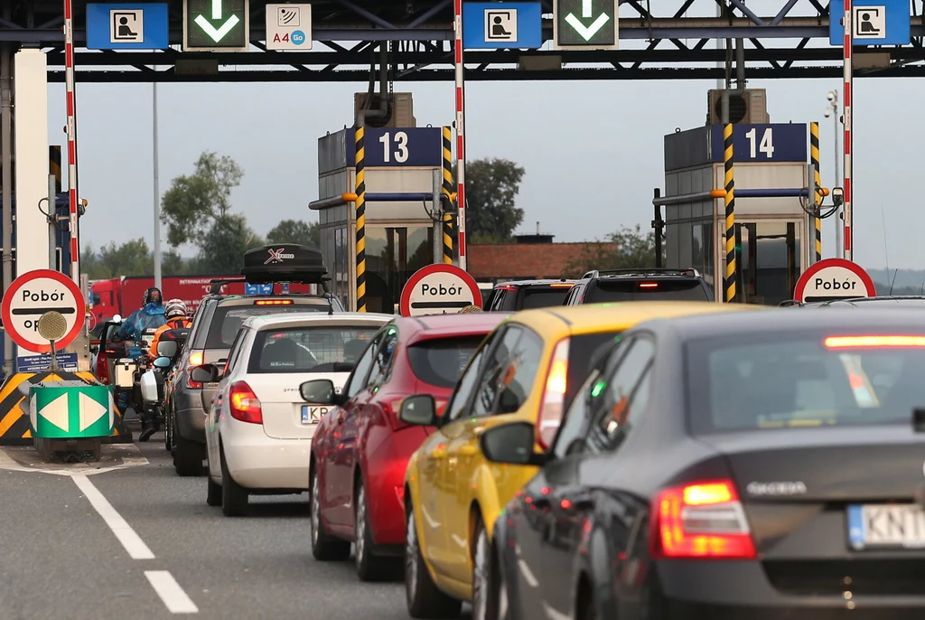 Problemem autostrady A4 nie są tylko wysokie ceny przejazdu, ale również korki, jakie generowane są przez bramki