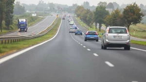 Drogi ekspresowe pozostaną drogami ekspresowymi z ograniczeniem na dwupasmowych i dwujezdniowych odcinkach do 120 km/h