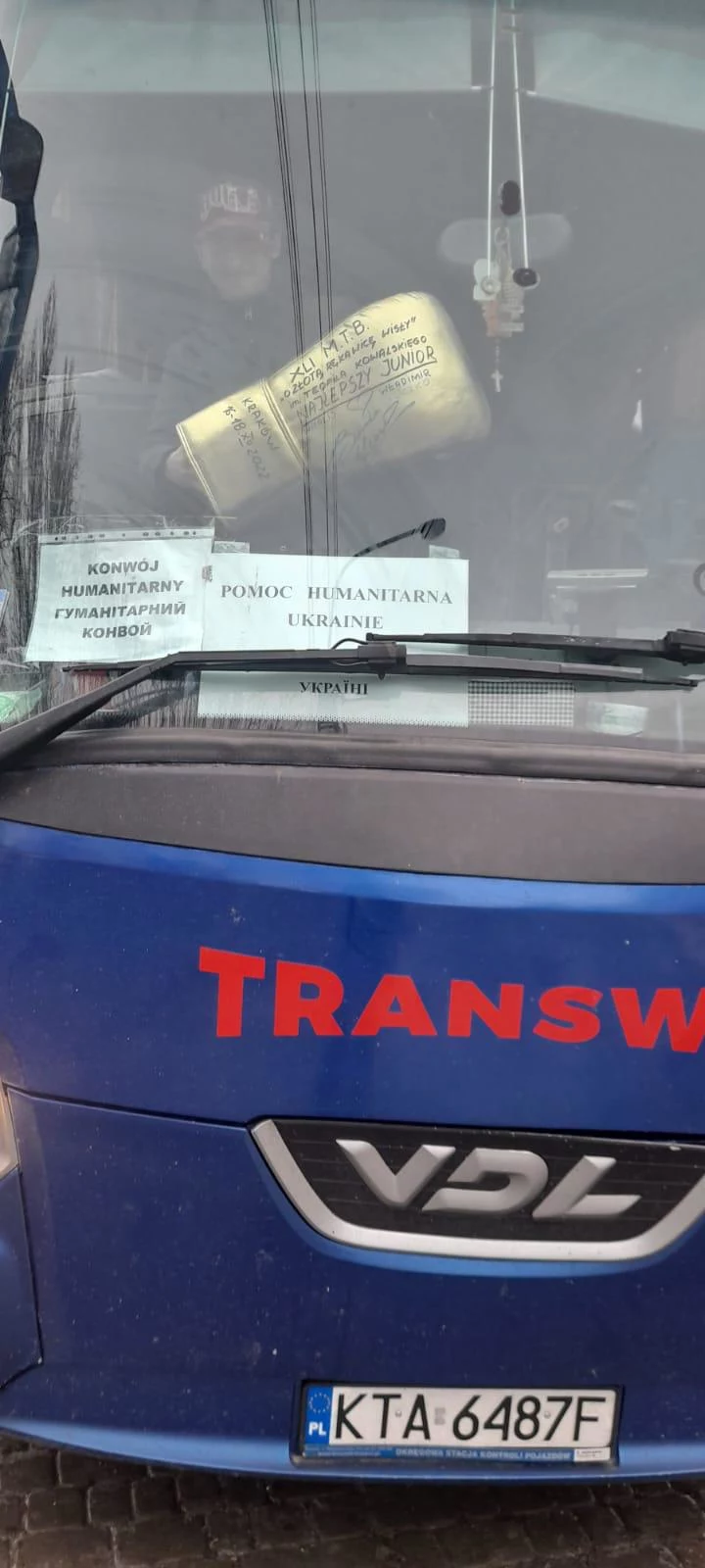Zdjęcie z transportu głównego trofeum dla najlepszego juniora turnieju o "Złotą Rękawicę Wisły" Zdjęcie z transportu głównego trofeum dla najlepszego juniora turnieju o "Złotą Rękawicę Wisły"