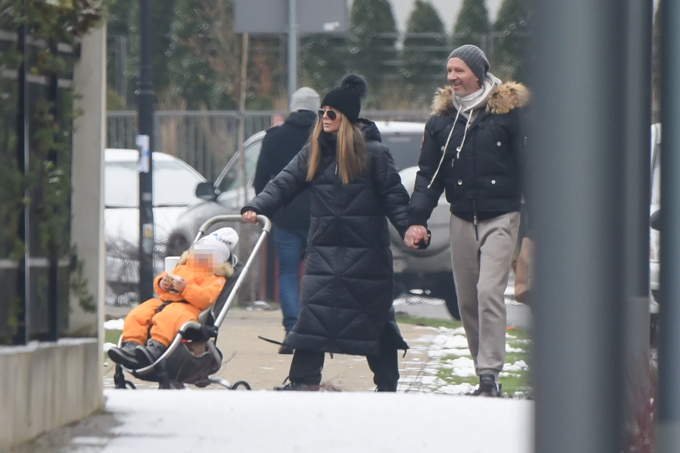 Małgorzata Rozenek, Henio i Radosław Majdan na spacerze i zakupach Małgorzata Rozenek, Henio i Radosław Majdan na spacerze i zakupach