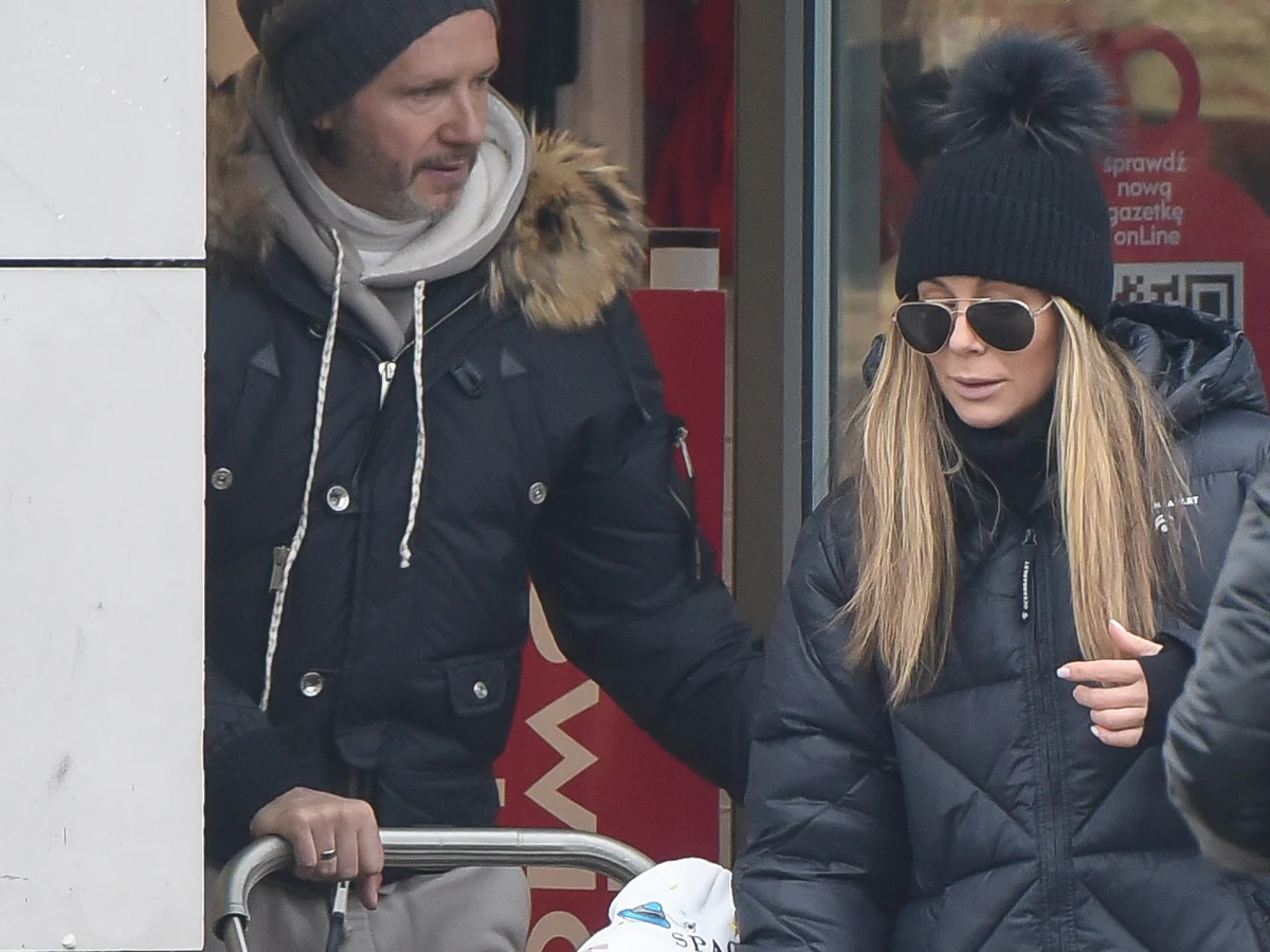 Małgorzata Rozenek i Radosław Majdan na spacerze i zakupach z Heniem Małgorzata Rozenek i Radosław Majdan na spacerze i zakupach z Heniem
