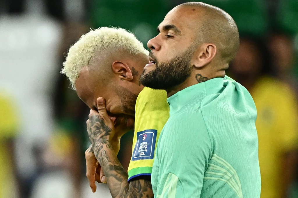 Dani Alves pocieszający Neymara Dani Alves pocieszający Neymara