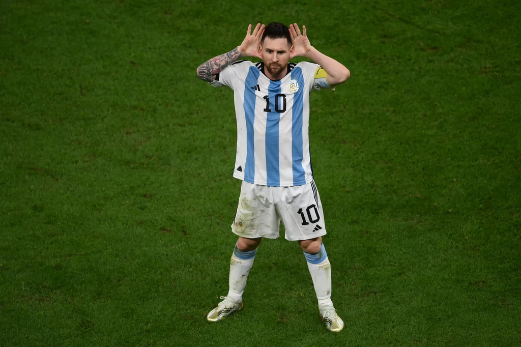 MŚ Katar 2022. Leo Messi rzucił podczas pomeczowego wywiadu kilka cierpkich słów w kierunku Wouta Weghorsta MŚ Katar 2022. Leo Messi rzucił podczas pomeczowego wywiadu kilka cierpkich słów w kierunku Wouta Weghorsta
