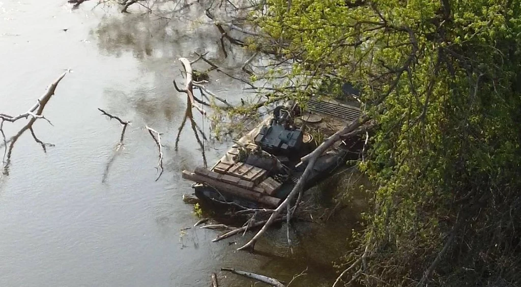 Już wcześniej zdarzały się przypadki zniszczenia czy uszkodzenia wozów BMP-1AM Basurmanin na wojnie. Teraz jednak wojska ukraińskie zaprezentowały w pełni sprawny zdobyczny model, który wykorzystają w walce 