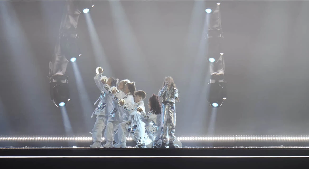 Laura Bączkiewicz wykonała na próbie swój utwór "To The Moon". 