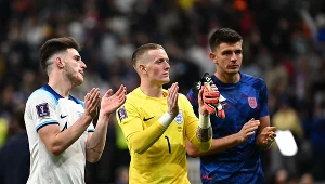 Jordan Pickford (w środku)