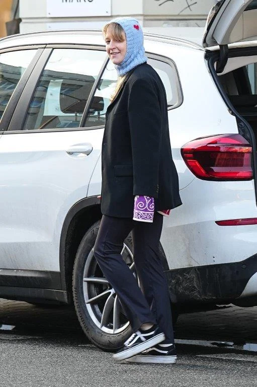 Lara Gessler mimo choroby wyszła z domu Lara Gessler mimo choroby wyszła z domu