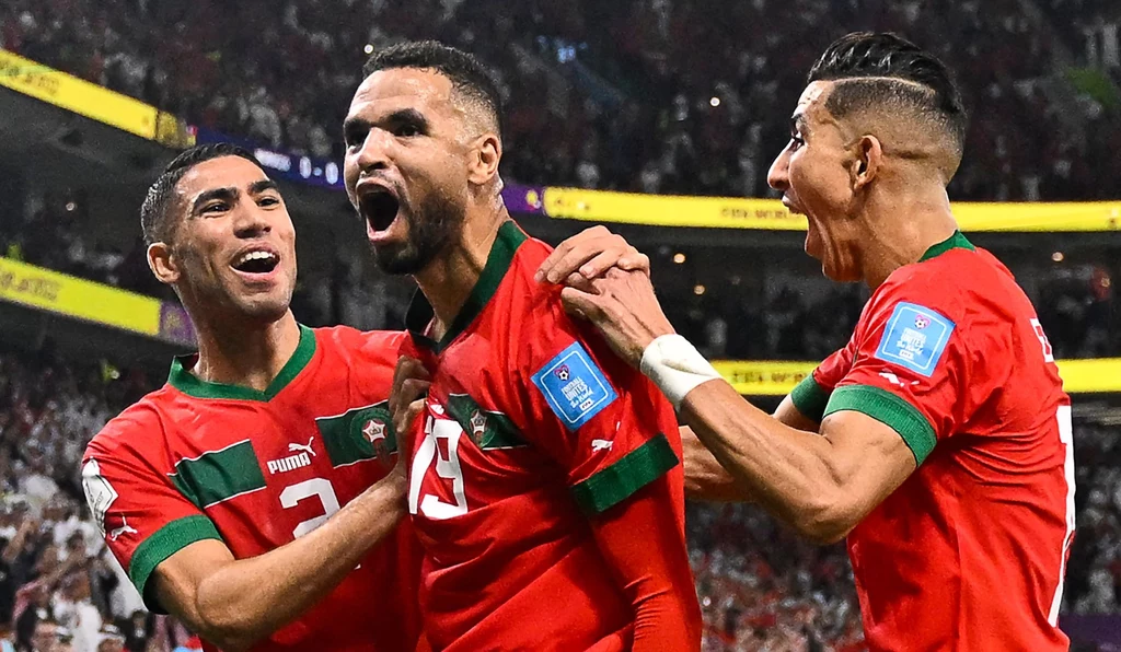 Youssef En_Nesyri (w środku) tuż po zdobyciu bramki na wagę historycznego awansu Maroka do półfinału Youssef En_Nesyri (w środku) tuż po zdobyciu bramki na wagę historycznego awansu Maroka do półfinału