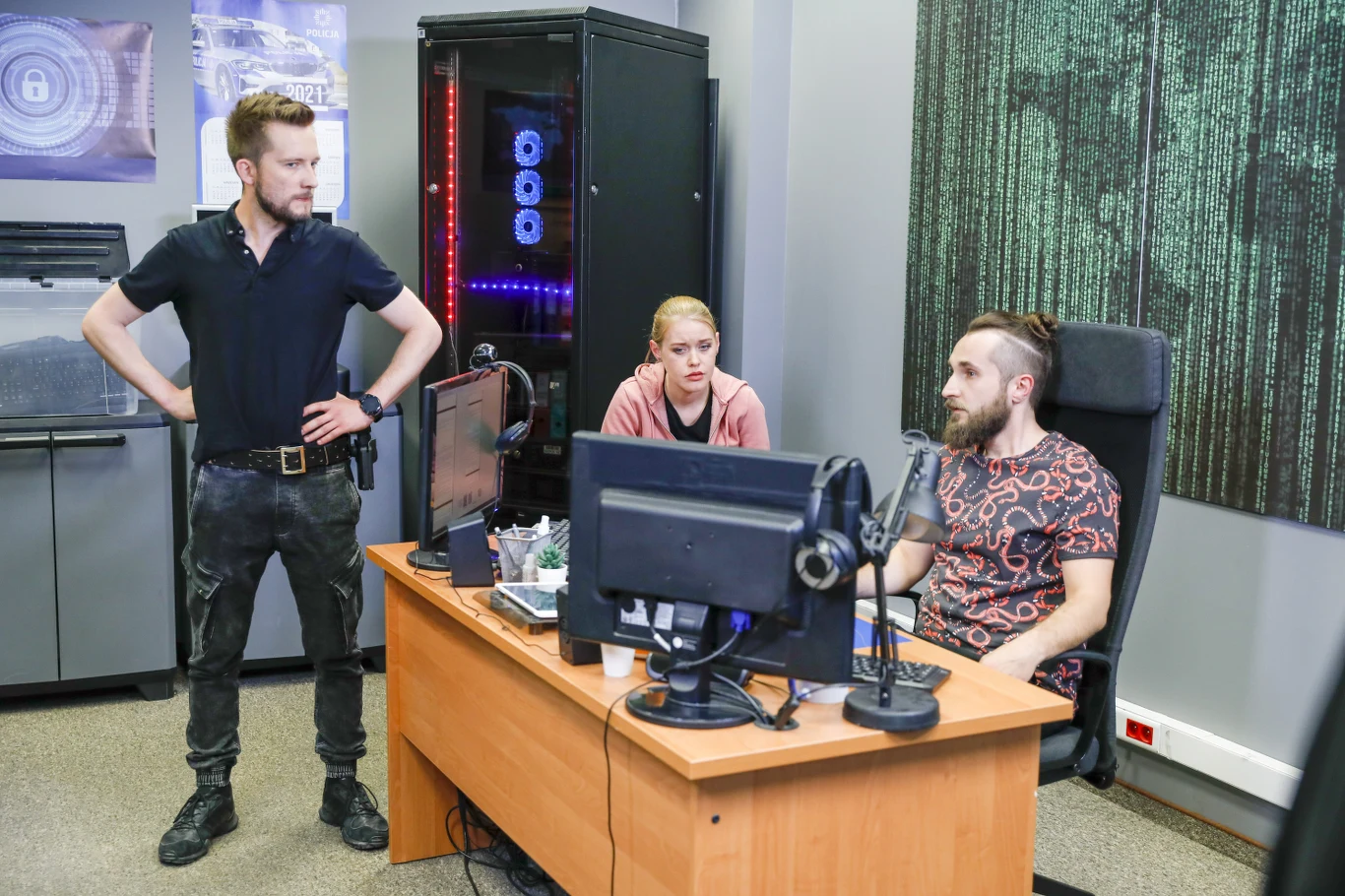 Ewelina Ruckgaber i Łukasz Strzałka na planie "Gliniarzy"