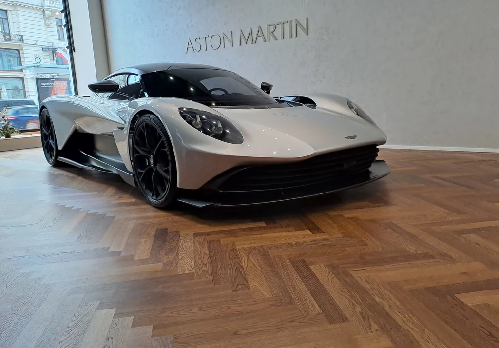 Aston Martin Valhalla powstanie w liczbie 999 egzemplarzy.