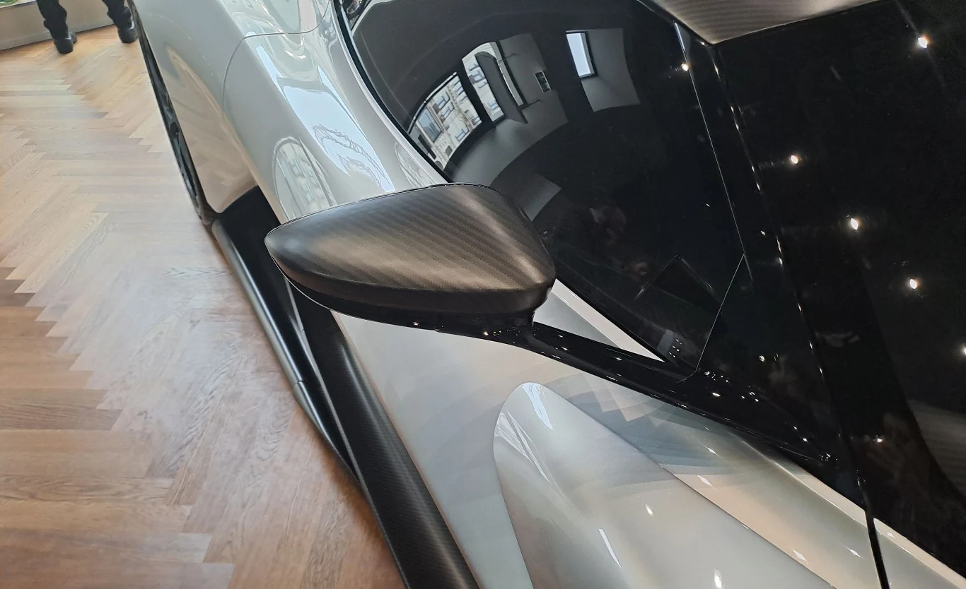 Aston Martin Valhalla