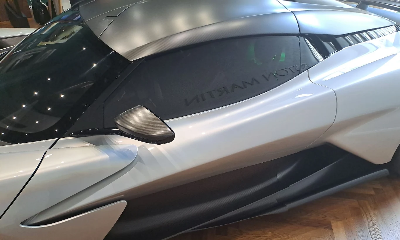 Aston Martin Valhalla