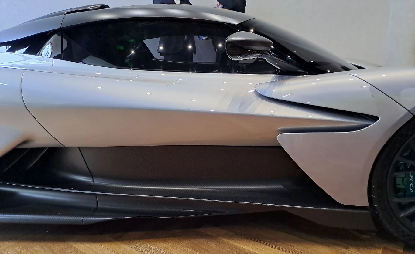 Aston Martin Valhalla