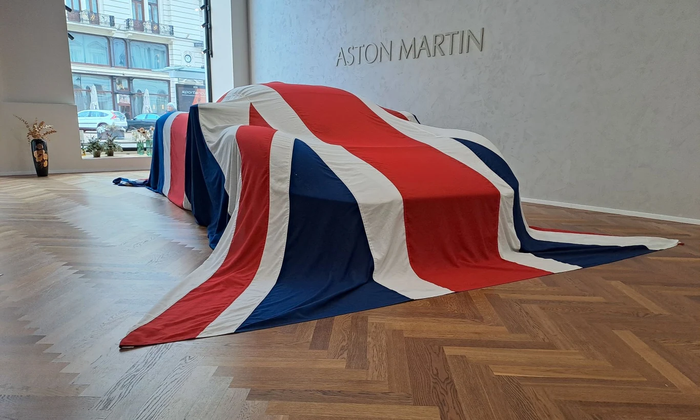 Aston Martin Valhalla