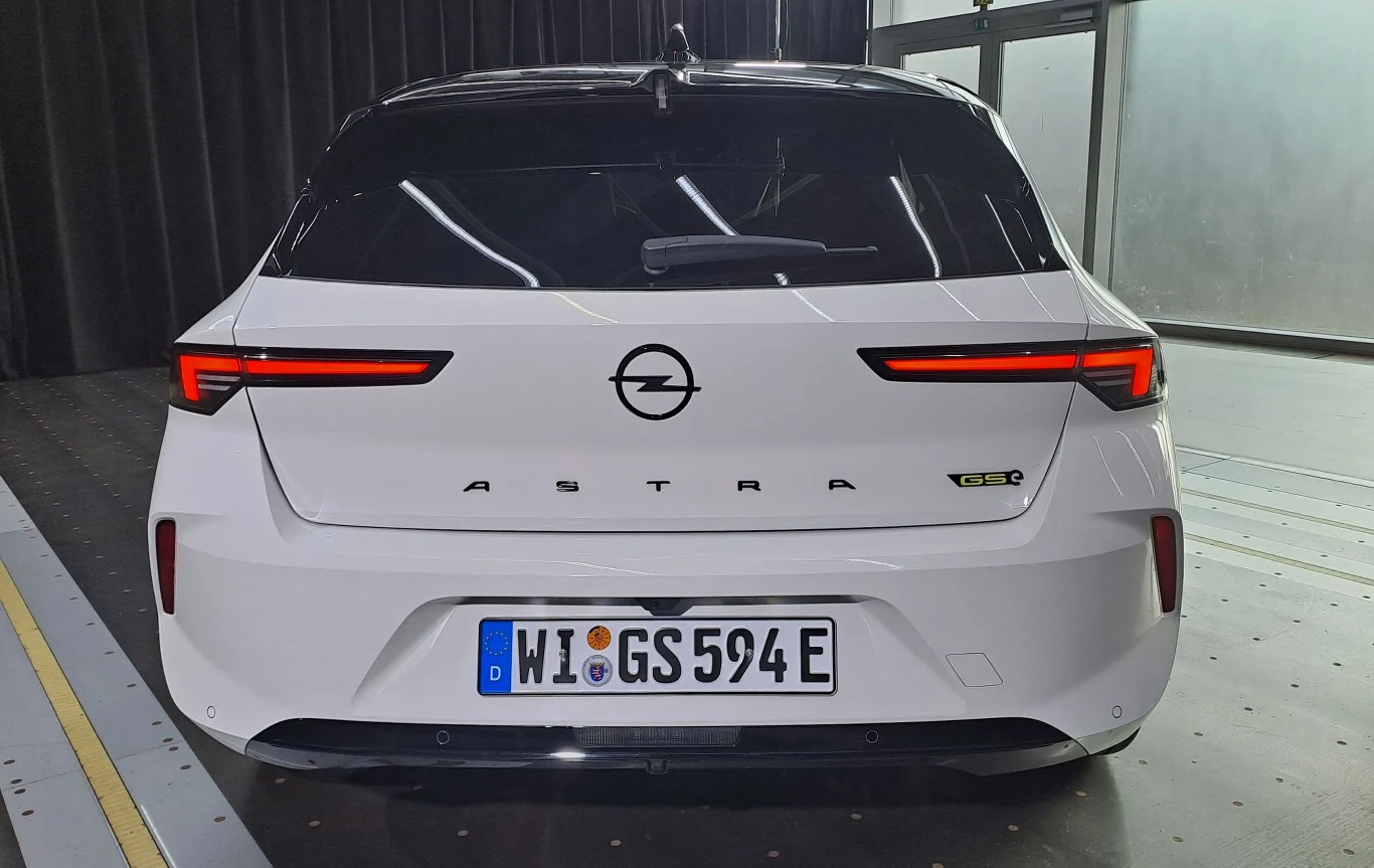 Opel Astra GSe.