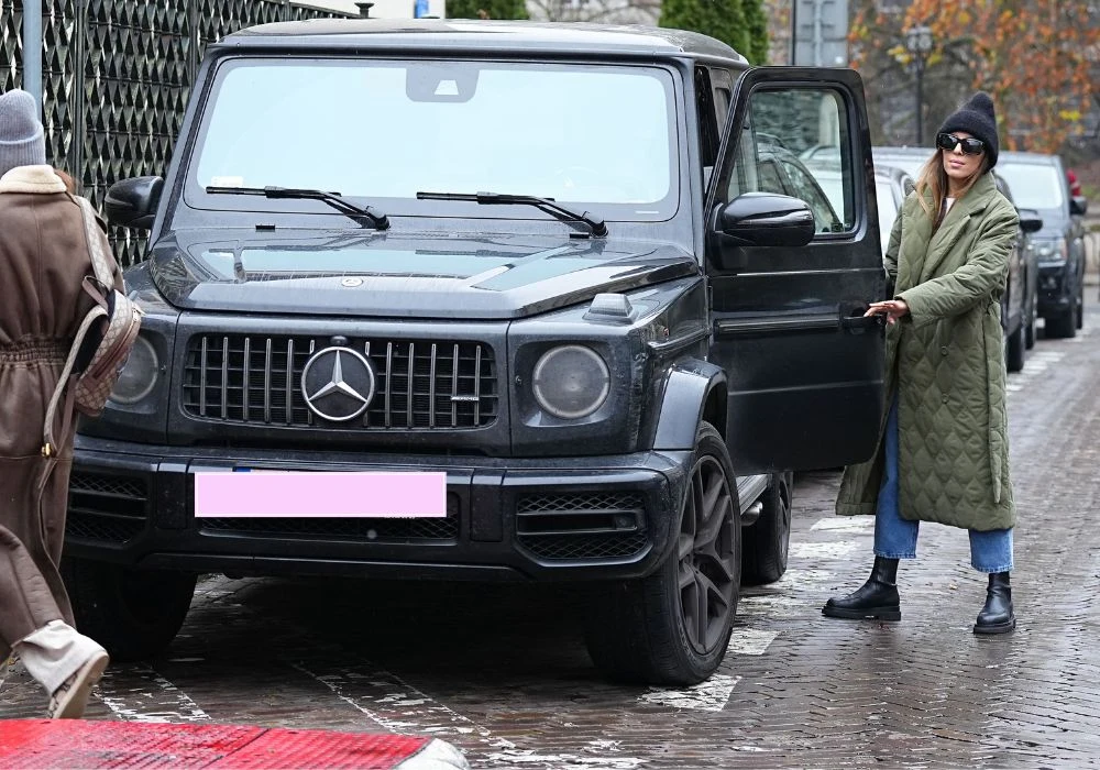Ewa Chodakowska i jej samochód - Mercedes G63 AMG Ewa Chodakowska i jej samochód - Mercedes G63 AMG