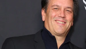Zdaniem Phila Spencera Sony chce wzmocnić swoją pozycję kosztem Xboxa