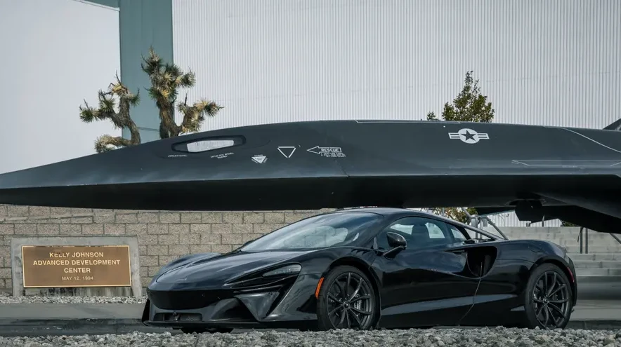 McLaren Artuta oraz Darkstar