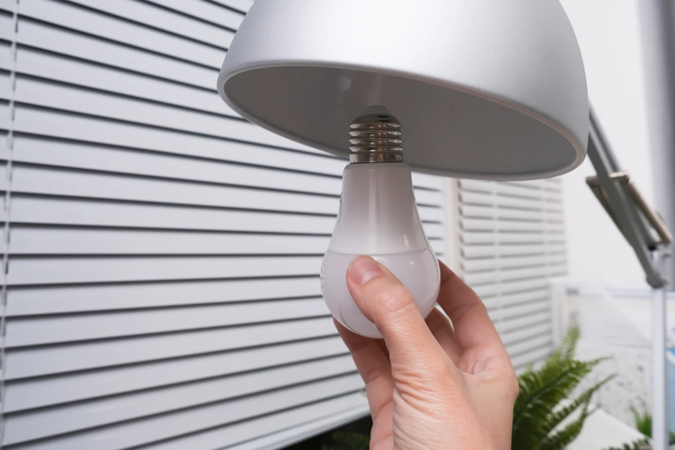 Unia Europejska sfinansuje zakup do 30 mln żarówek LED dla Ukrainy Unia Europejska sfinansuje zakup do 30 mln żarówek LED dla Ukrainy