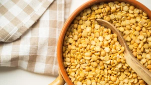 Groch warto jeść na diecie i w profilaktyce cukrzycy oraz nowotworów. Produkt ten nie służy osobom chorym na tarczycę