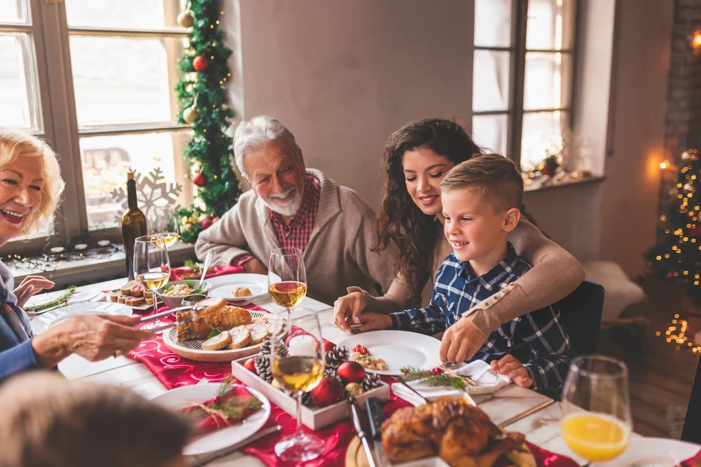 Jak zachęcić dzieci do jedzenia dań świątecznych? Przygotujmy je w atrakcyjnej dla nich formie 