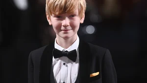 Will Powell  na premierze piątego sezonu serialu "The Crown"