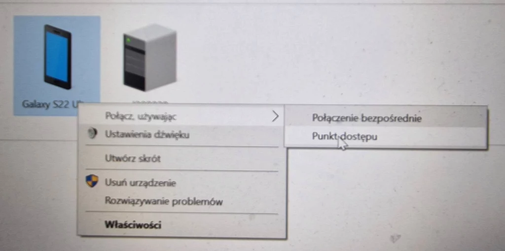 Połączenie z Internetem przez Bluetooth wymaga wejścia do Panelu sterowania. 