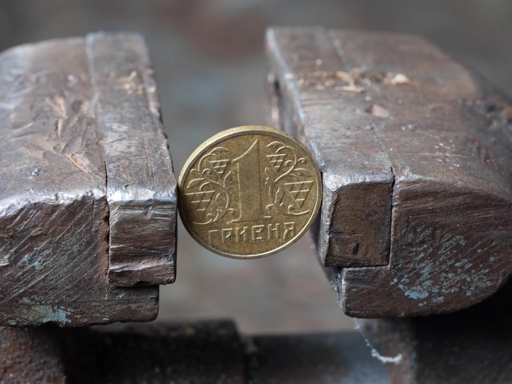 Ukrainska waluta pod presją wojny Ukrainska waluta pod presją wojny