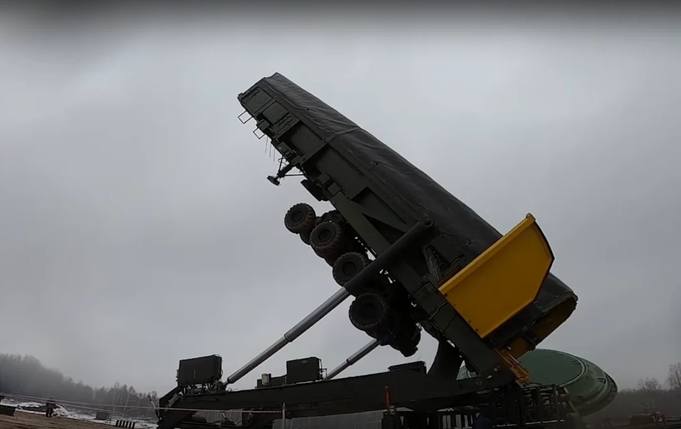 Kreml znowu straszy atomem. Tym razem w odpowiedzi na przekazanie Patriotów Kreml znowu straszy atomem. Tym razem w odpowiedzi na przekazanie Patriotów