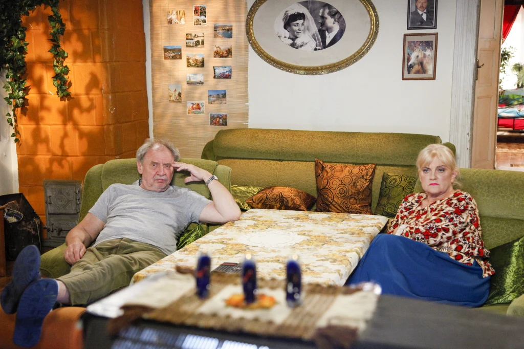 "Świat według Kiepskich" - na planie serialu. Andrzej Grabowski, Marzena Kipiel-Sztuka