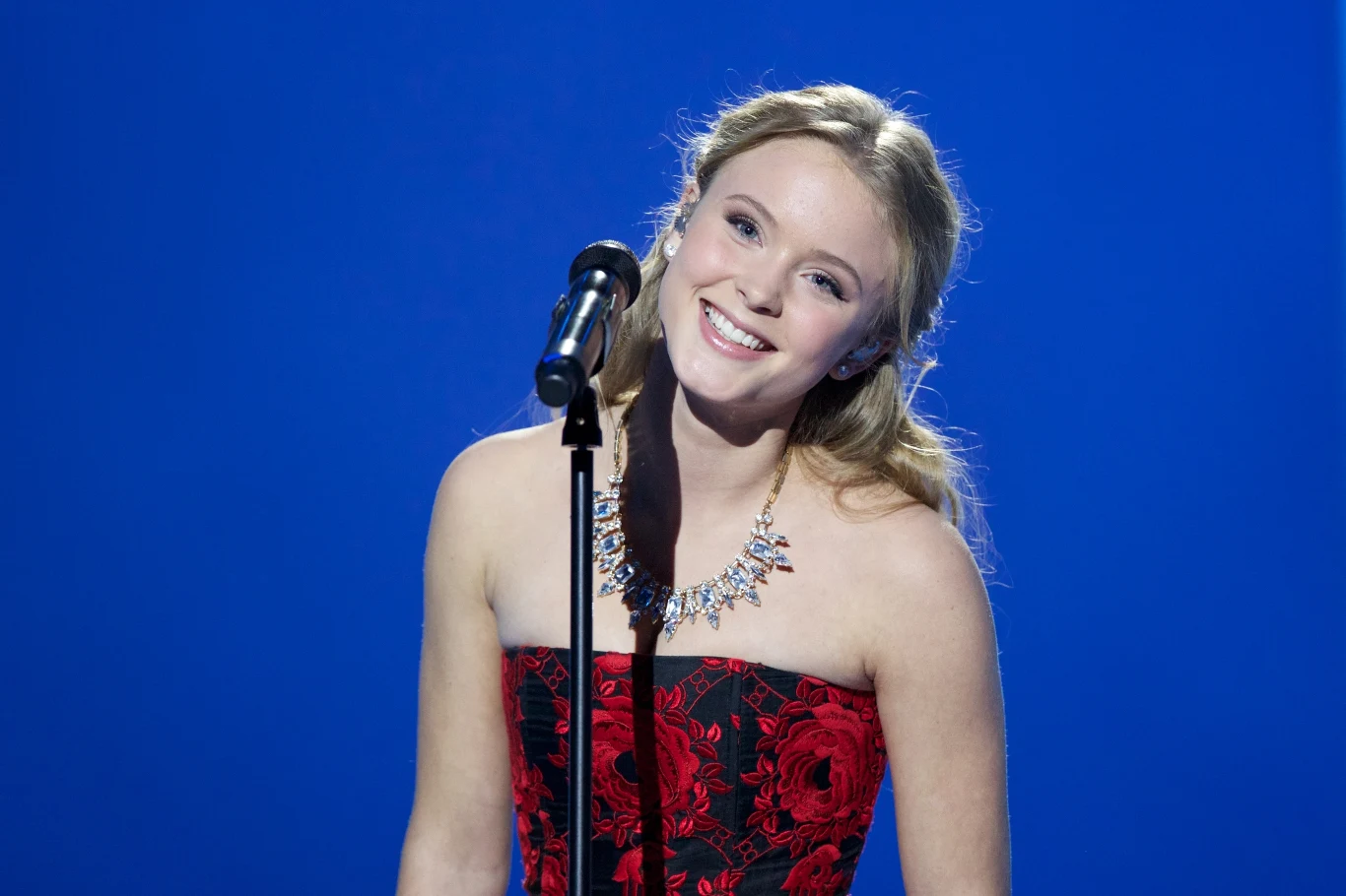 Zara Larsson w 2013 roku