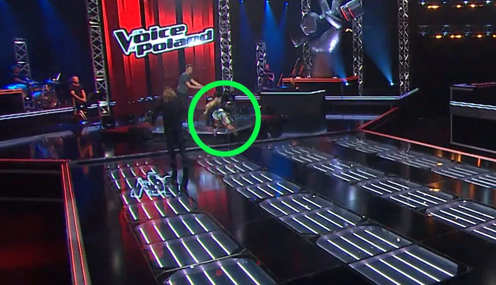 Maria Sadowska i jej upadek w trzeciej edycji "The Voice of Poland" Maria Sadowska i jej upadek w trzeciej edycji "The Voice of Poland"