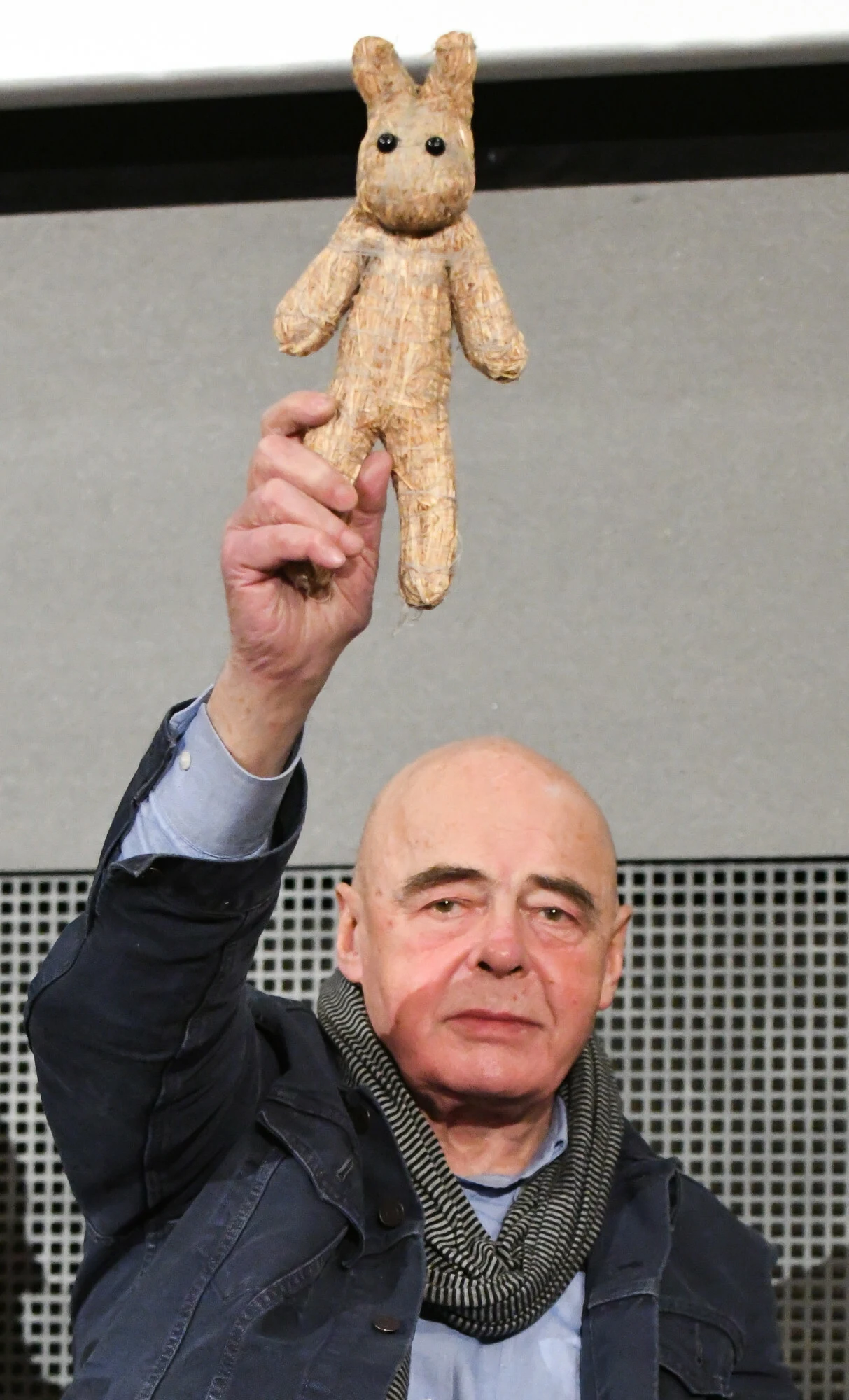 Aktor Stanisław Tym na specjalnym wieczorze "Kocham Kino" wraz z projekcją filmu "Miś" Stanislawa Barei.