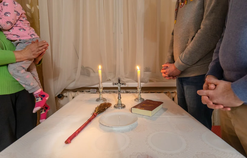 Wizyta księdza 2022/2023. Czy trzeba dać pieniądze w kopercie podczas kolędy? Wizyta księdza 2022/2023. Czy trzeba dać pieniądze w kopercie podczas kolędy?