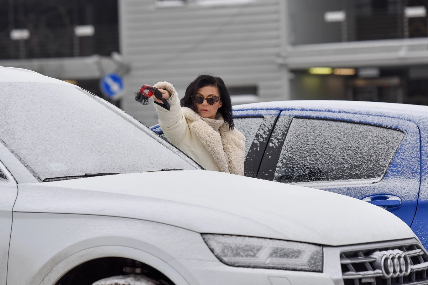 Katarzyna Cichopek czaruje śnieg, żeby szybciej zniknął