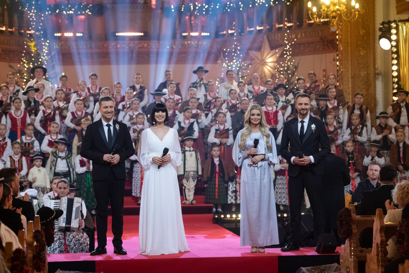 Zobacz zdjęcia z koncertu "Zajaśniała gwiozdecka nad Tatrami" Zobacz zdjęcia z koncertu "Zajaśniała gwiozdecka nad Tatrami"