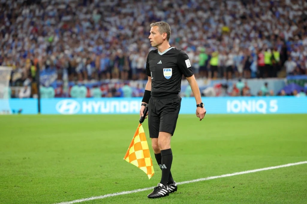 Tomasz Listkiewicz odniósł się do krytyki ze strony "L`Equipe" Tomasz Listkiewicz odniósł się do krytyki ze strony "L`Equipe"