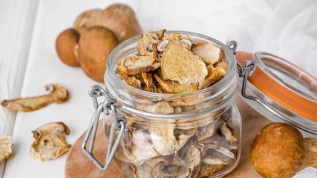 Suszone grzyby musimy odpowiednio przechowywać, aby nie pleśniały