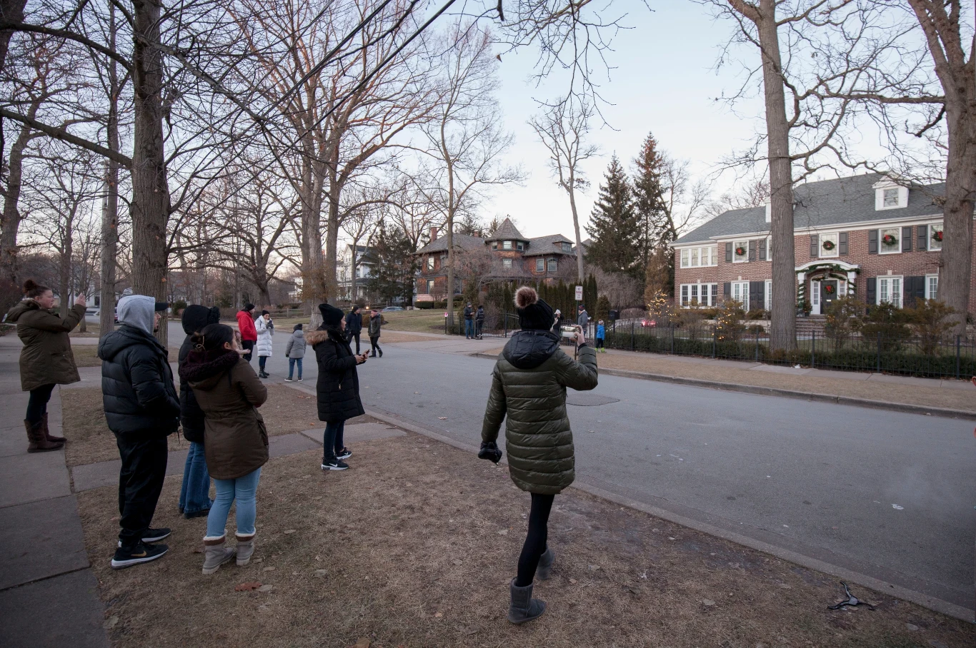 Turyści pod willą z filmu "Kevin sam w domu" Turyści pod willą z filmu "Kevin sam w domu"