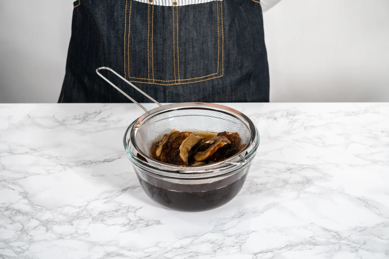 Z ugotowanych grzybów przygotujemy smaczny koncentrat