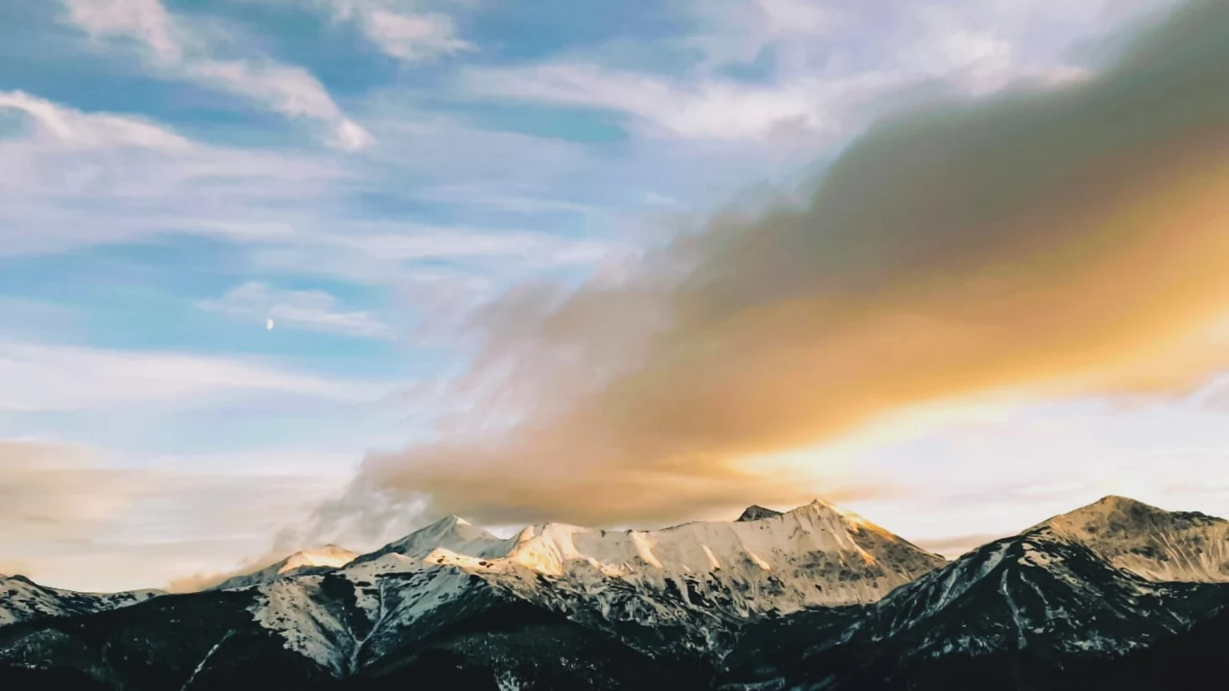 Czy to wybuch wulkanu? A może widok na Kończysty Wierch?