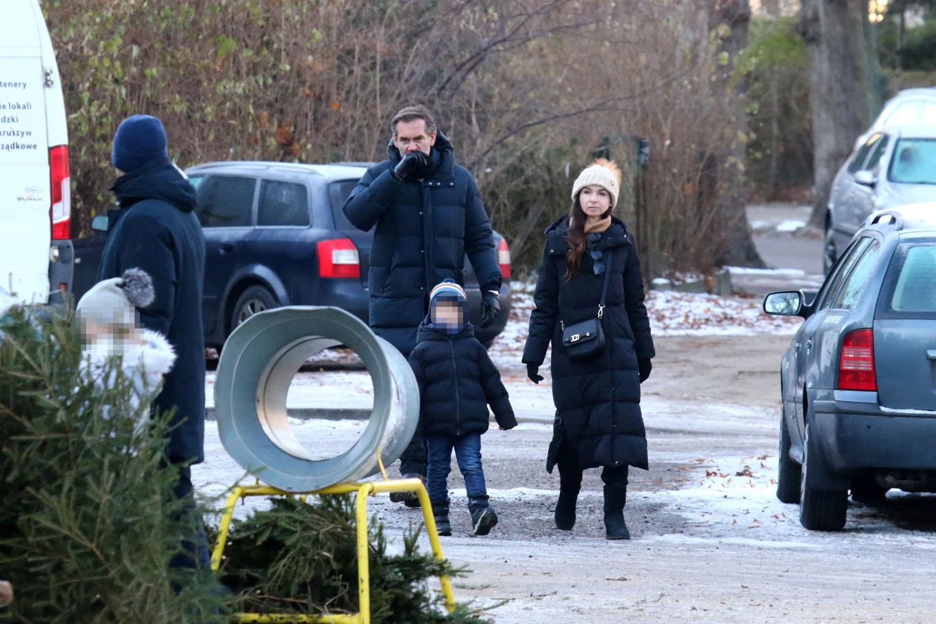 Marta Kaczyńska wybiera choinkę z synkiem i trzecim mężem, Piotrem Zielińskim 